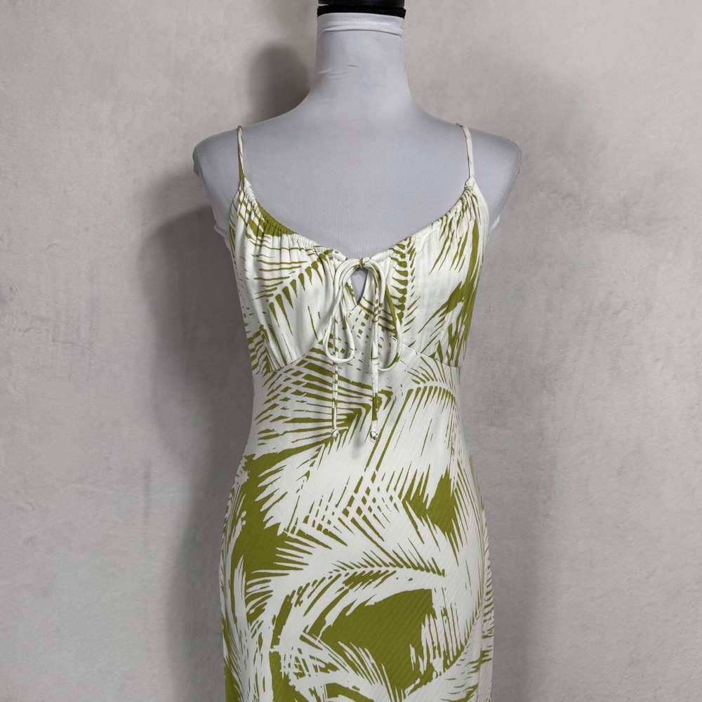 Olive Palm Print Maxi Dress - Women - Picture 5 of 16